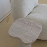 Table d'appoint en travertin